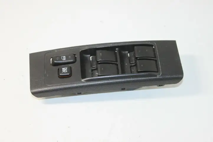Toyota Corolla Verso E121 (2004 - 2007) 848200F01000 Блок кнопок стеклоподъемников — фото 1