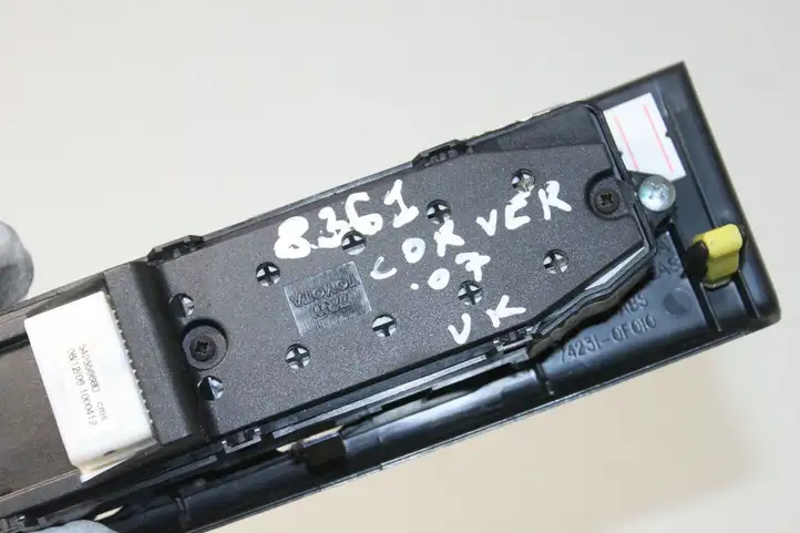 Toyota Corolla Verso E121 (2004 - 2007) 848200F01000 Блок кнопок стеклоподъемников — фото 5