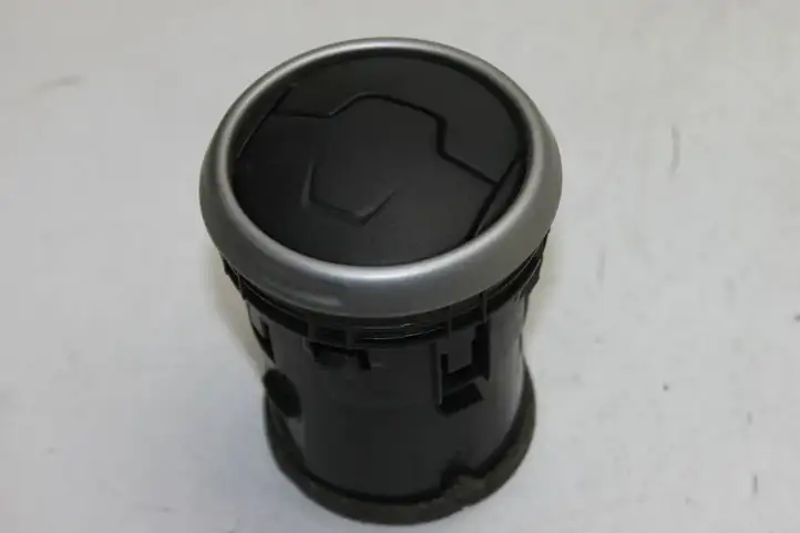Nissan Qashqai (2006 - 2010) 68760JD10A Боковой воздушный дефлектор — фото 1