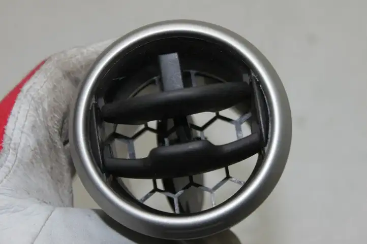 Nissan Qashqai (2006 - 2010) 68760JD10A Боковой воздушный дефлектор — фото 2