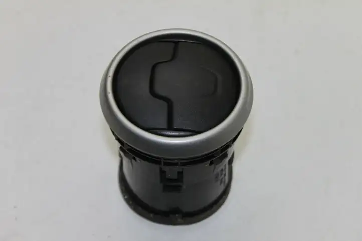 Nissan Qashqai (2006 - 2010) 68760JD10A Боковой воздушный дефлектор — фото 1