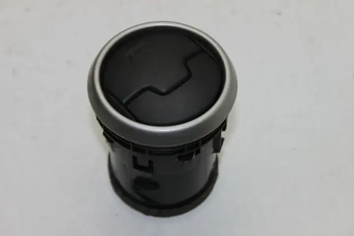Nissan Qashqai (2006 - 2010) 68760JD10A Боковой воздушный дефлектор — фото 1
