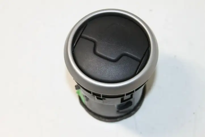 Nissan Qashqai (2006 - 2010) 68760JD10A Боковой воздушный дефлектор — фото 1