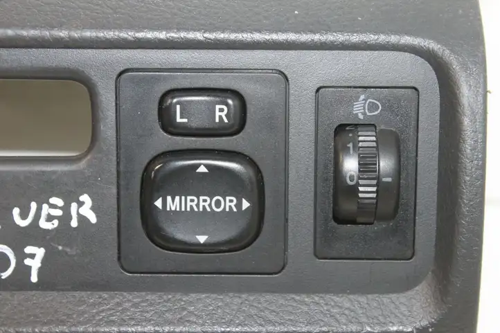 Toyota Corolla Verso E121 (2004 - 2007) Включатель зажигания и стартера — фото 3