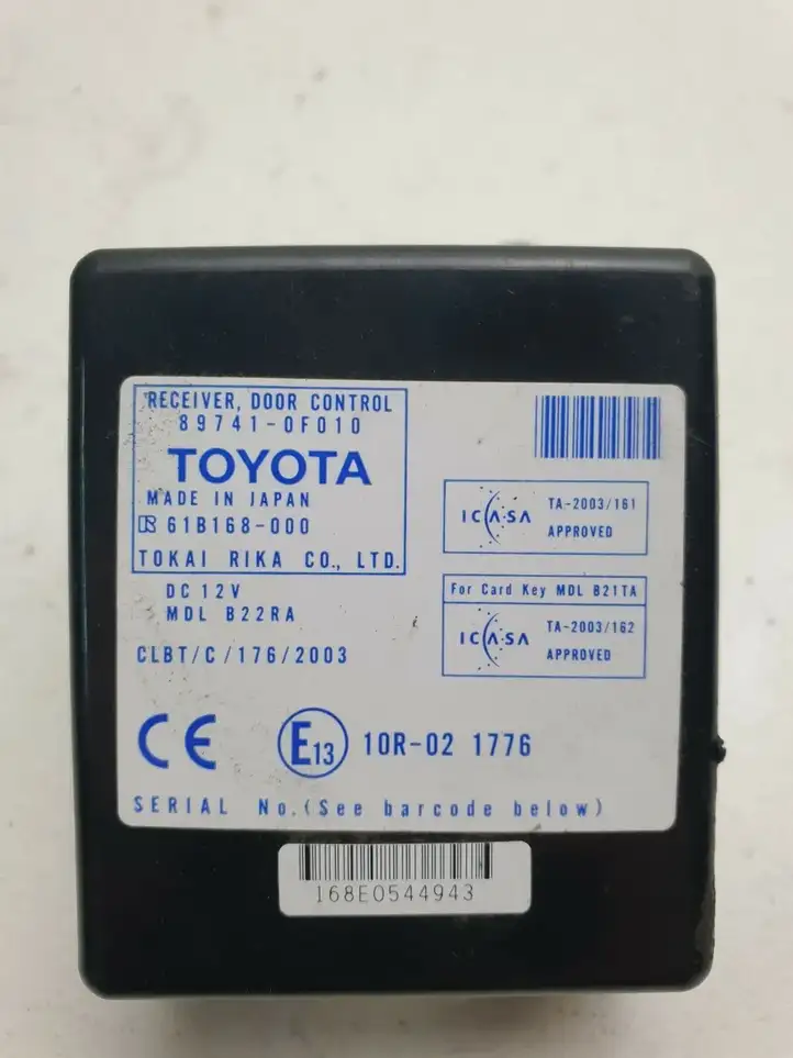 Toyota Corolla Verso E121 (2004 - 2007) 897410F010 Блок управления дверью — фото 2