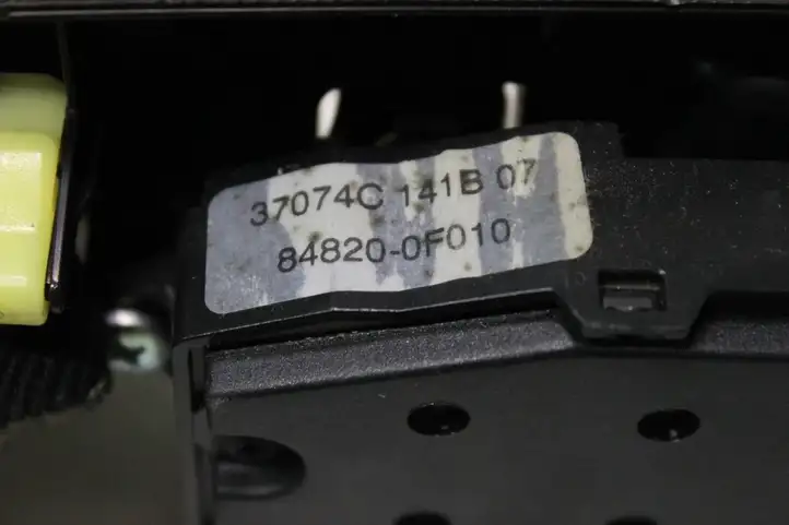 Toyota Corolla Verso E121 (2004 - 2007) Кнопка стеклоподъемников — фото 7