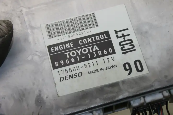 Toyota Corolla Verso E121 (2001 - 2004) 8966113060 Блок управления двигателем (ЭБУ) — фото 3