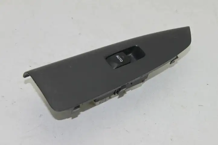Toyota Corolla Verso E121 (2001 - 2004) 7423113110 Блок кнопок стеклоподъемников — фото 2