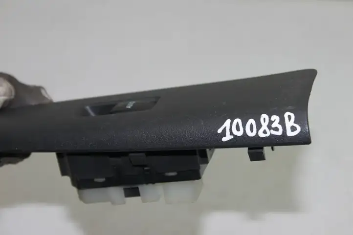 Toyota Corolla Verso E121 (2001 - 2004) 7423113110 Блок кнопок стеклоподъемников — фото 6