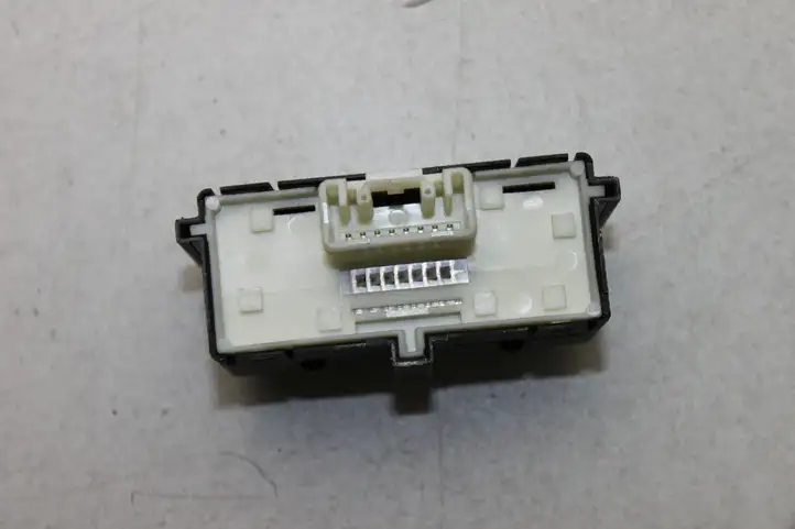 Toyota Auris E180 (2012 - 2018) 8497002060A Другие включатели / ручки/ переключатели — фото 3
