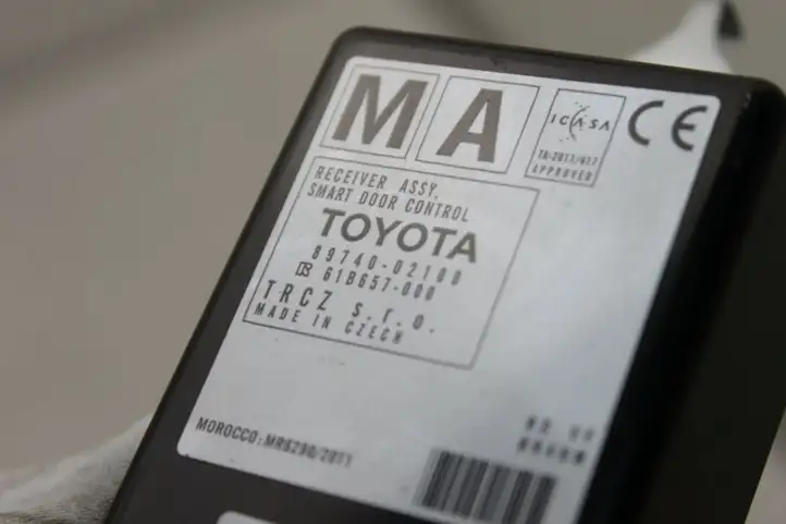 Toyota Auris E180 (2012 - 2018) 8974002100 Блок управления дверью — фото 2