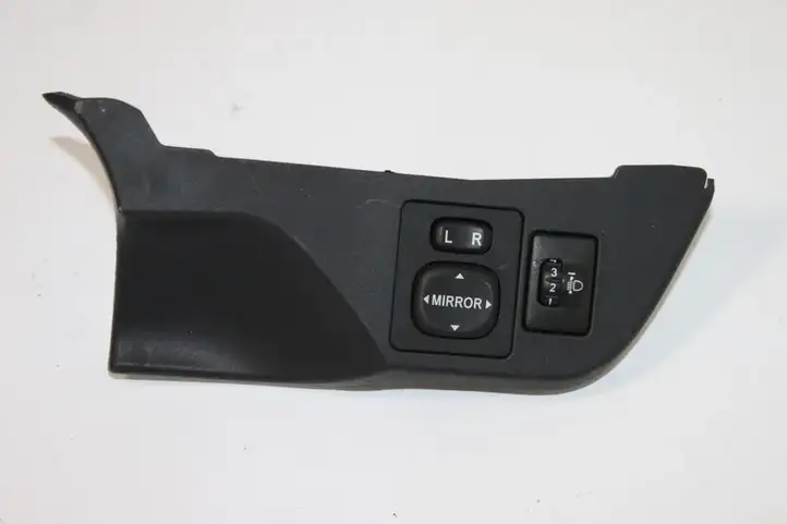 Toyota Yaris (2014 - 2019) 554460D06 Включатель зеркал — фото 1