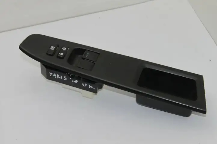Toyota Yaris (2014 - 2019) 742310D72 Блок кнопок стеклоподъемников — фото 1