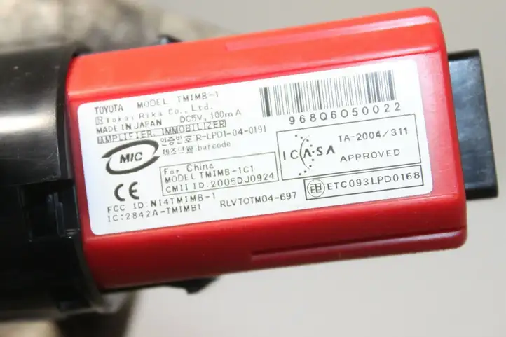 Toyota Auris 150 (2006 - 2012) Включатель зажигания и стартера — фото 4