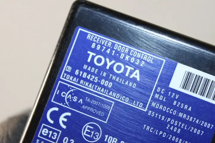 Toyota Hilux (AN10, AN20, AN30) (2008 - 2011) 897410K032 Блок управления дверью — фото 4