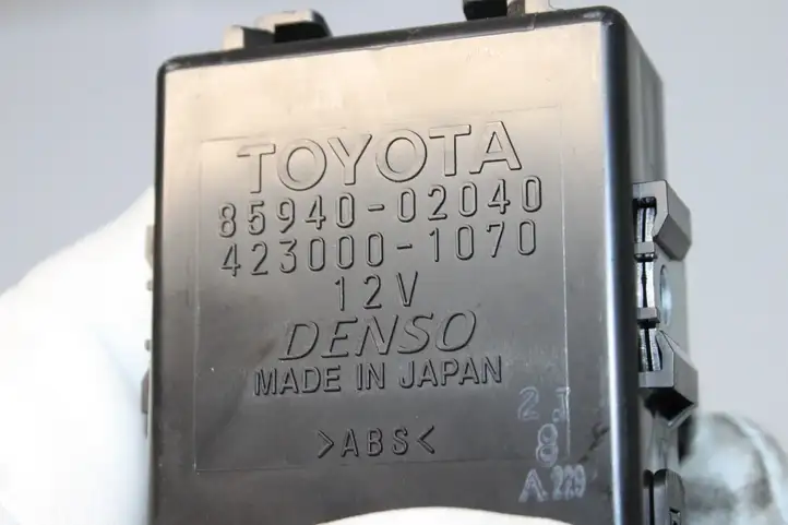 Toyota Auris 150 (2006 - 2012) 8594002040 Реле стеклоочистителей — фото 4
