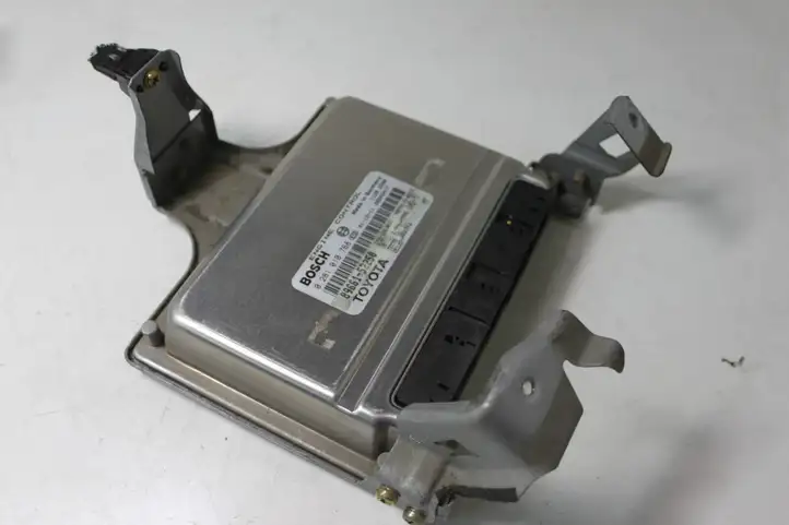 Toyota Yaris Verso (1999 - 2005) 0281010768 Блок управления двигателем (ЭБУ) — фото 5