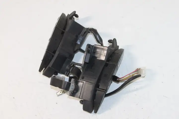 Toyota Hilux (AN10, AN20, AN30) (2008 - 2011) Кнопки на рулевом колесе — фото 5
