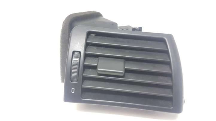 8361898 BMW 3 E46 Lango oro grotelės