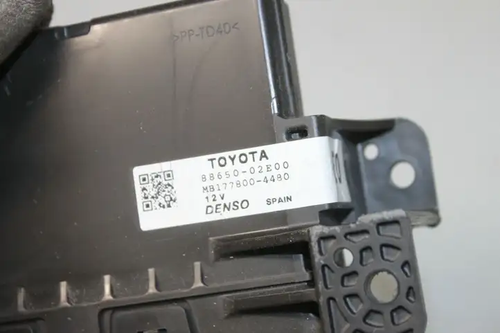 Toyota Auris E180 (2012 - 2018) 8865002E00 Модуль управления кондиционером — фото 2