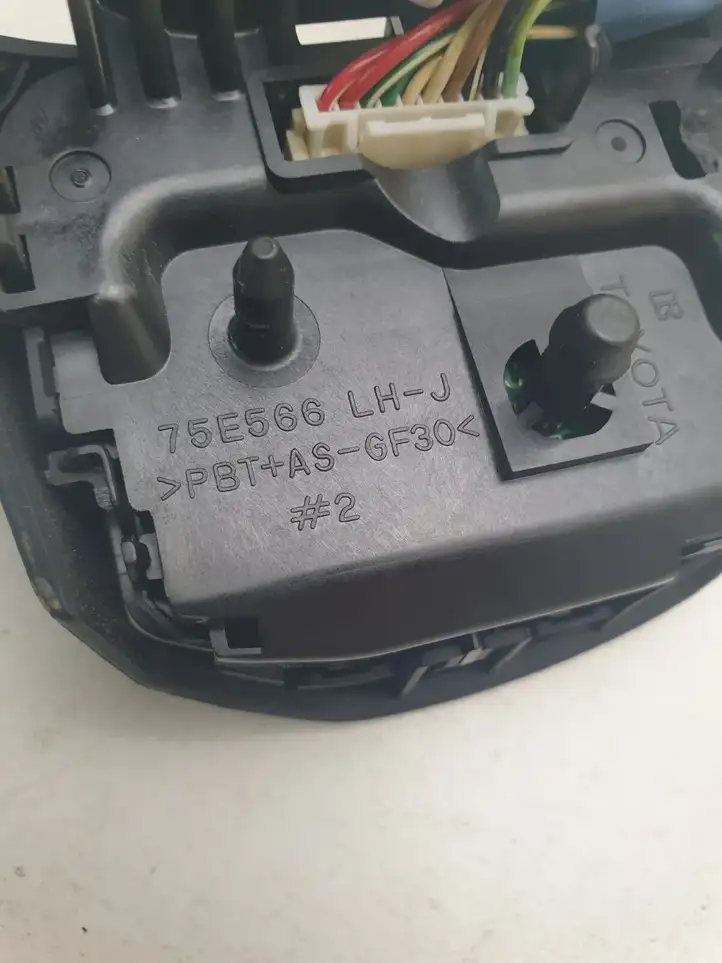 Toyota RAV 4 (XA40) (2012 - 2018) Кнопки на рулевом колесе — фото 7