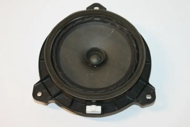 Toyota Yaris (2005 - 2009) 861600D190 Динамики задних дверей — фото 1