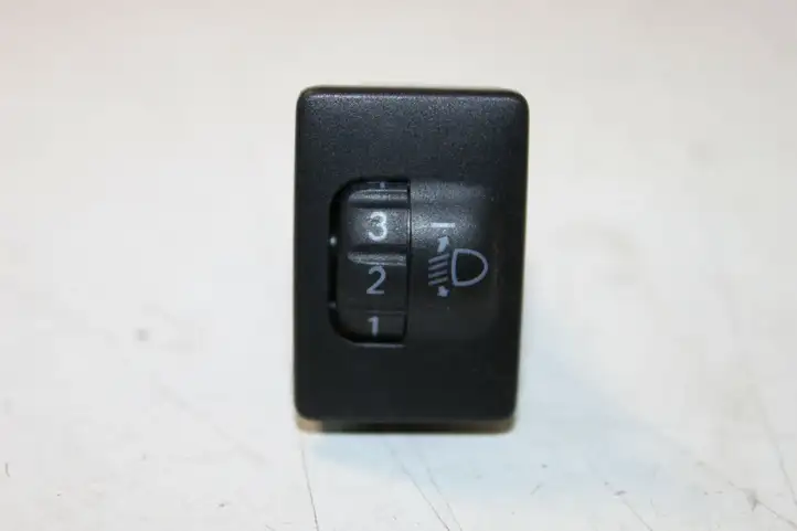 Toyota Yaris (2005 - 2009) 8415200D030 Включатель регулировки высоты фонарей — фото 1