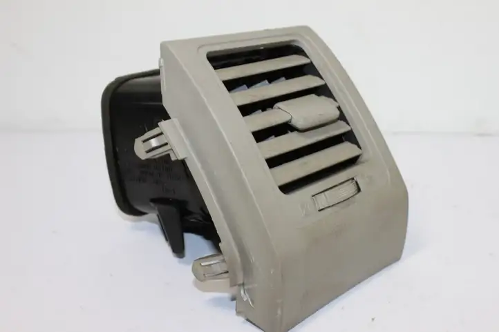 Toyota Corolla E140 E150 (2007 - 2013) 5568702070 Боковой воздушный дефлектор — фото 3