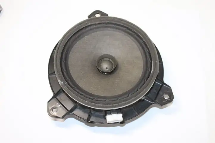 Toyota Corolla Verso E121 (2004 - 2007) 861600D190 Динамики задних дверей — фото 1