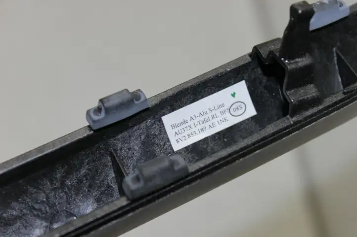 Audi A3/S3 8V (2016 - 2020) 8V2853189AE Декоративная планка — фото 3