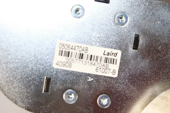 Jeep Grand Cherokee (2010 - 2021) 05064470AB GPS антенна — фото 7