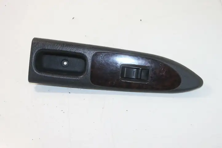 Toyota Avensis T220 (2000 - 2003) 7423105070 Блок кнопок стеклоподъемников — фото 1