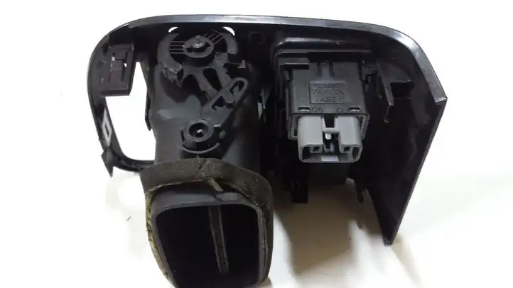 Toyota Avensis T220 (2000 - 2003) 5566105030 Боковой воздушный дефлектор — фото 9