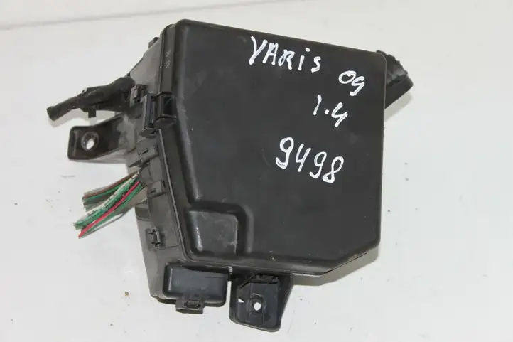 Toyota Yaris (2005 - 2009) 8266252590 Блок предохранителей — фото 5
