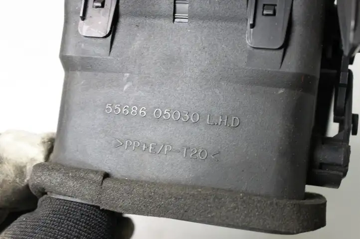 Toyota Avensis T220 (2000 - 2003) 5568605030 Блок кнопок на панели — фото 5