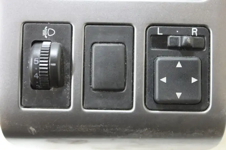 Toyota Avensis T220 (2000 - 2003) 5568605030 Боковой воздушный дефлектор — фото 2