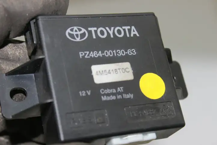 Toyota Corolla E160 E170 (2013 - ) 4M5418T0C Блок управления сигнализацией — фото 2