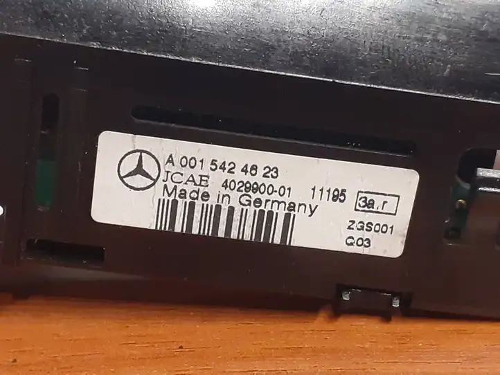Mercedes-Benz E W212 (2009 - 2016) A0015424623 Экран парктроника PDC — фото 2