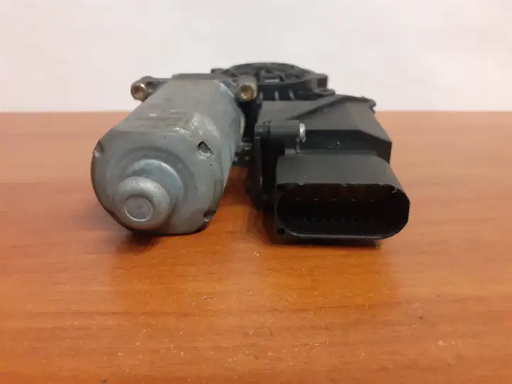 Mercedes-Benz E W210 (1995 - 2002) 0130821699 Стеклоподъемник задней двери — фото 4