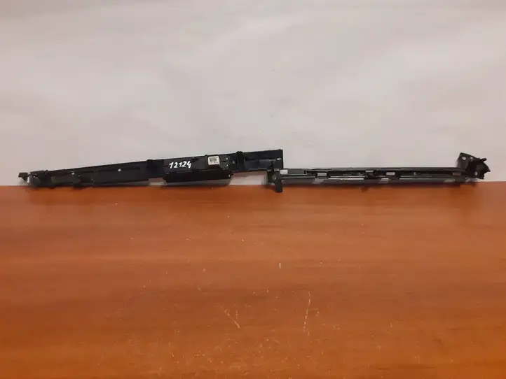 Toyota Prius (XW30) (2009 - 2015) 5547547110 Отделка внутренней панели салона — фото 9