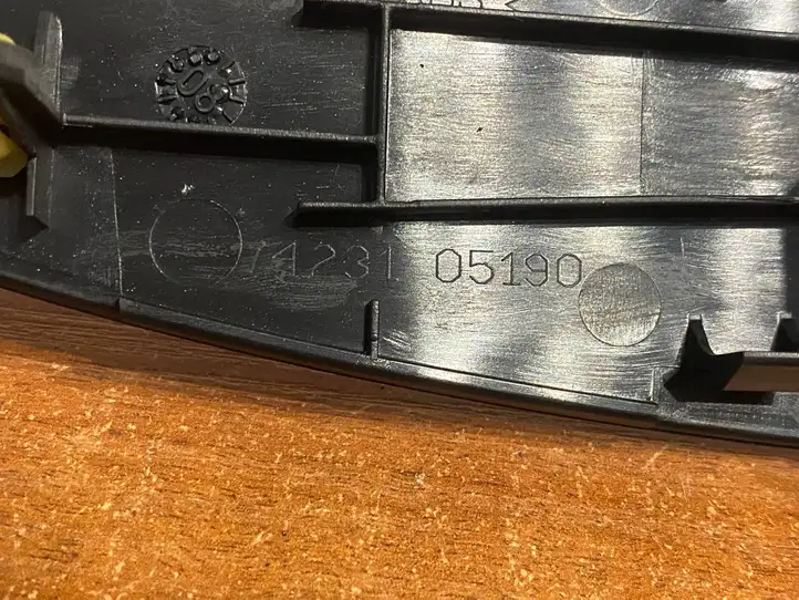 Toyota Avensis T270 (2009 - 2012) 7423105190 Блок кнопок стеклоподъемников — фото 2