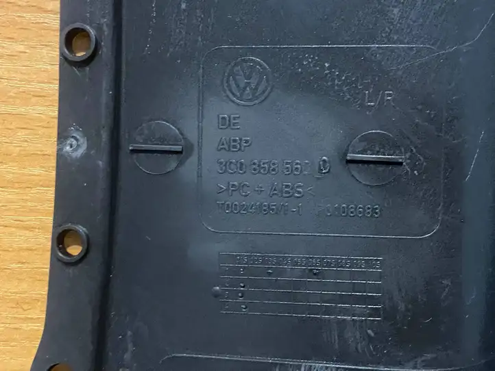Volkswagen PASSAT B6 (2005 - 2010) 3C0858560D Обшивка рулевой колонки — фото 2