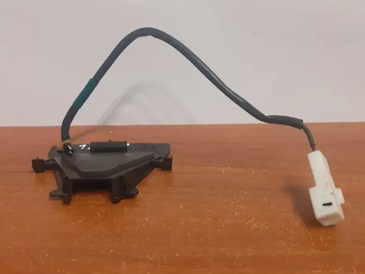 Lexus CT 200h (2010 - 2013)  8646176010 Другая деталь салона