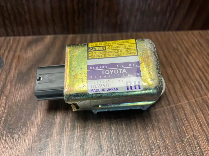 Toyota Corolla Verso E121 (2001 - 2004) 8986013010 Датчик удара SRS — фото 1