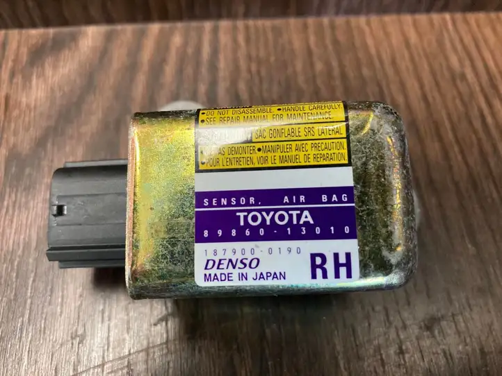 Toyota Corolla Verso E121 (2001 - 2004) 8986013010 Датчик удара SRS — фото 4