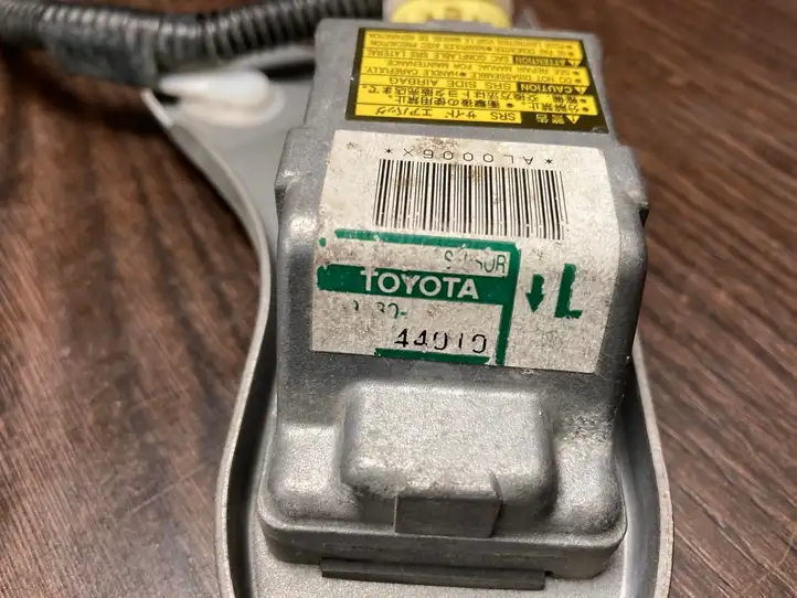 Toyota Avensis Verso (1995 - 2001) 8986044010 Датчик удара SRS — фото 4