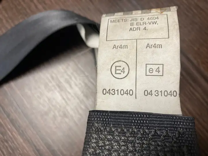 Toyota Avensis Verso (1995 - 2001) 7337044040 Задний ремень безопасности — фото 7