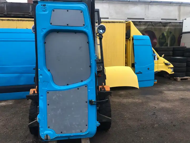 Mercedes-Benz Sprinter W906 (2006 - 2018) 9067400905 Задняя дверь — фото 7