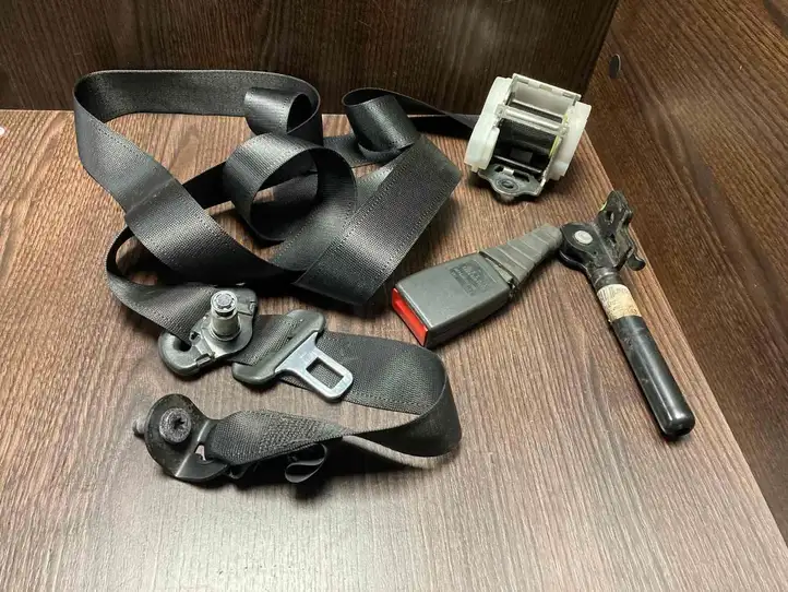 Opel Vectra (2002 - 2005)  24469074N Задний ремень безопасности