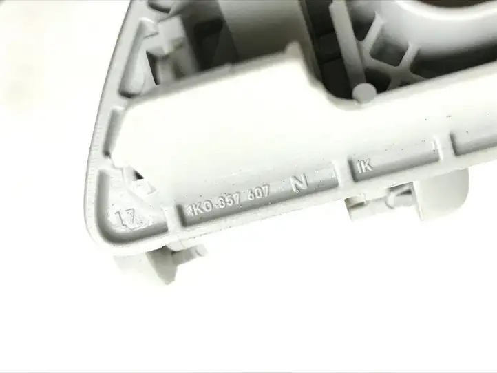 Volkswagen PASSAT B7 (2011 - 2014) 1K0857607N Потолочная ручка задняя — фото 3
